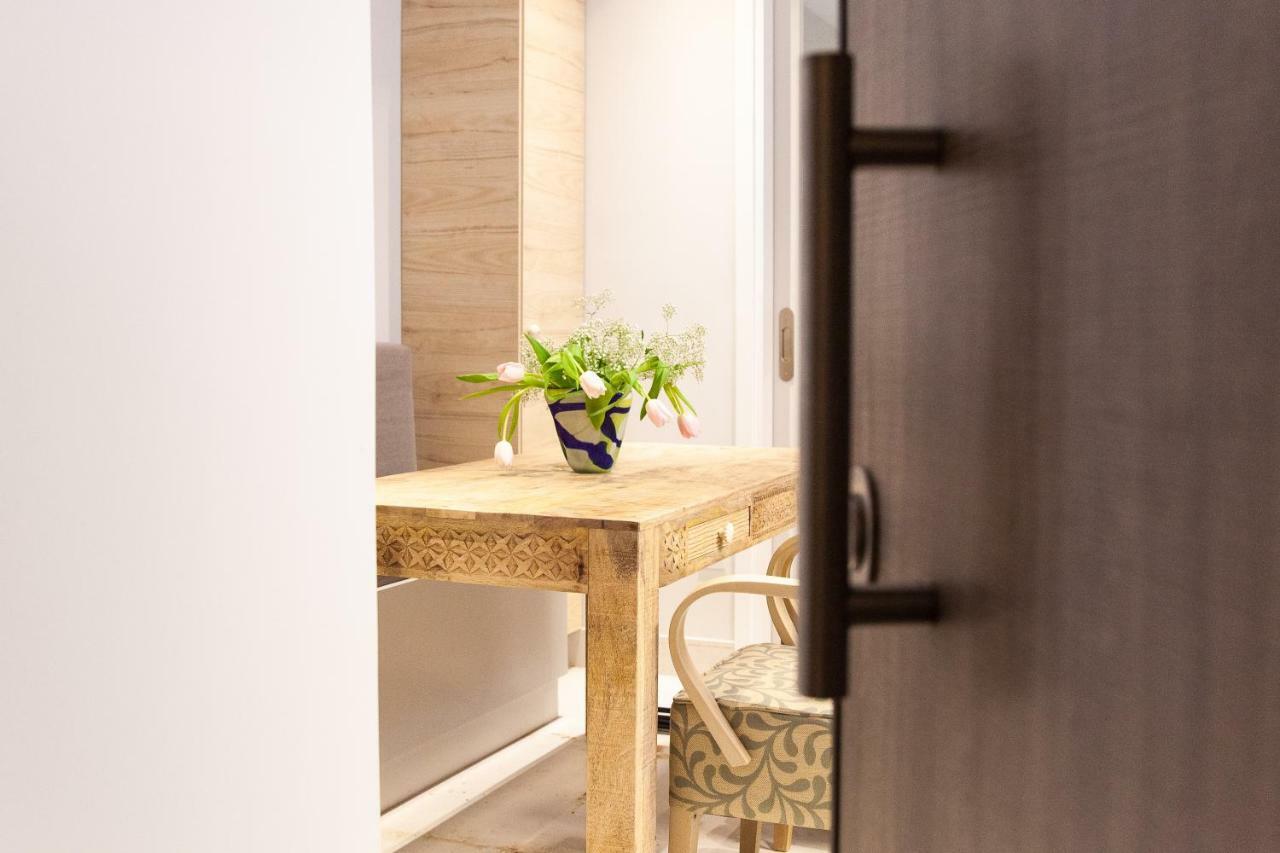 Sweet Suite Flora In Vouliagmeni Athènes Extérieur photo