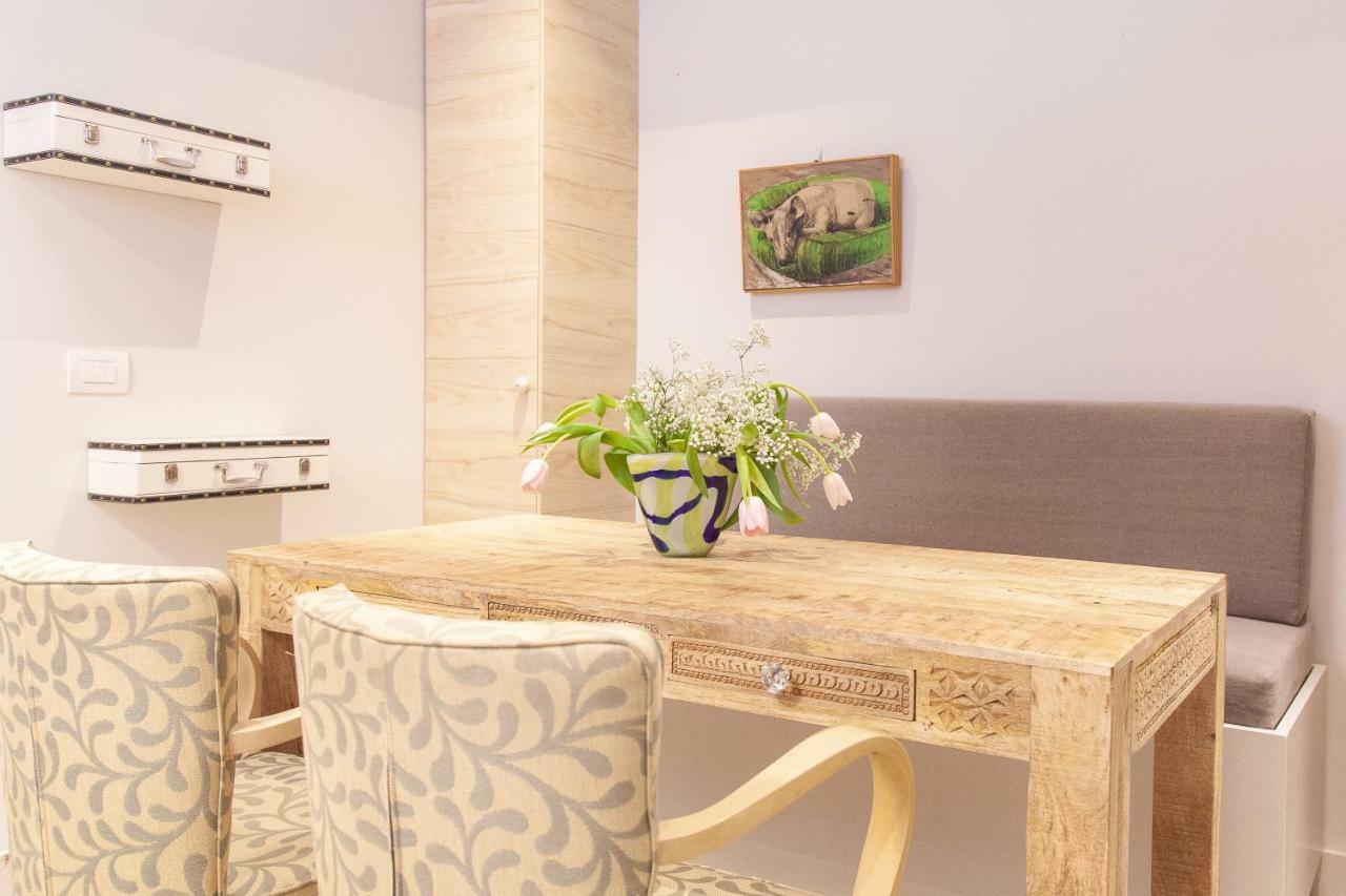 Sweet Suite Flora In Vouliagmeni Athènes Extérieur photo